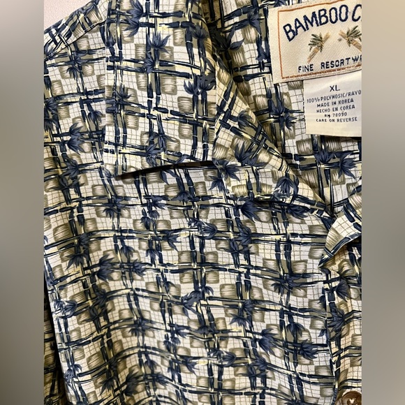 Bamboo Cay, Fine Resort Wear short sleeve casual shirt. 💯% Polynosic/Rayon. - Picture 5 of 10